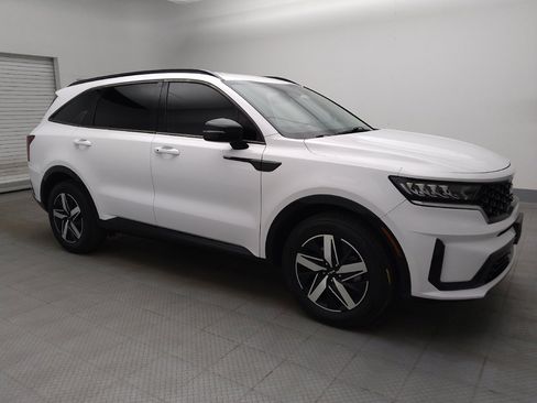 Used 2022 Kia Sorento S FWD image 11
