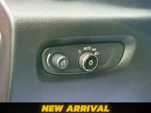 Used 2022 Chevrolet Traverse Premier image 10