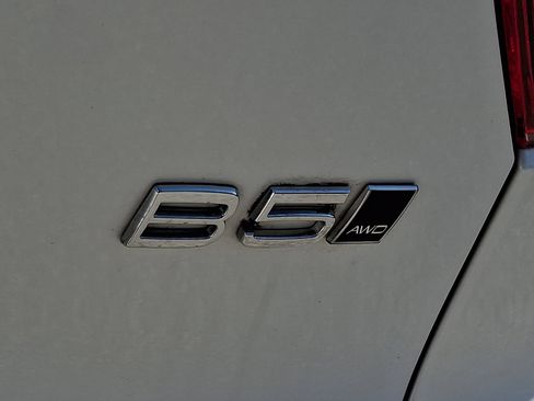 Used 2024 Volvo XC40 B5 Plus w/ Climate Package image 31