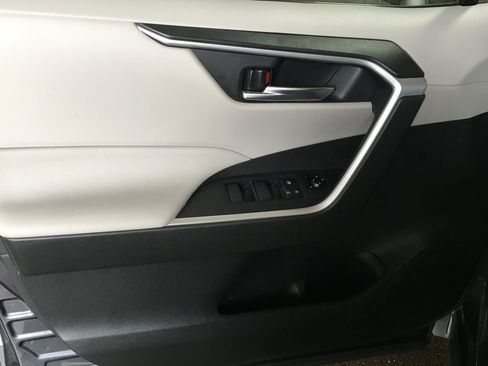 Used 2020 Toyota RAV4 XLE w/ Convenience Package AWD/4WD image 20