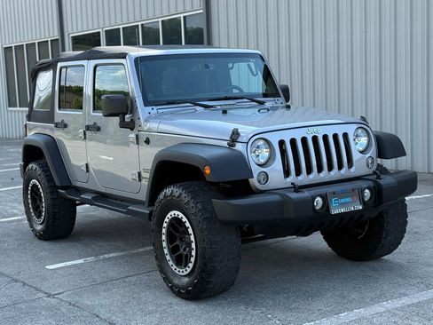 Used 2014 Jeep Wrangler Unlimited Sport w/ Quick Order Package 24S AWD/4WD image 3