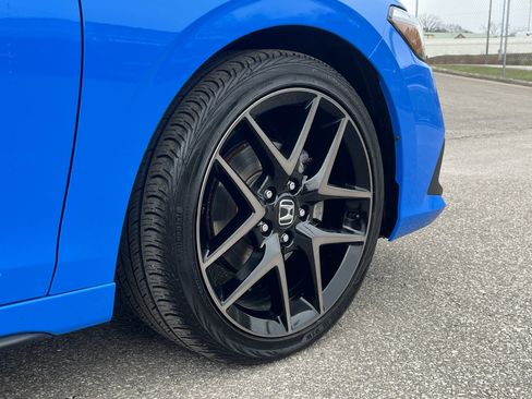 Used 2024 Honda Civic Sport Touring image 9