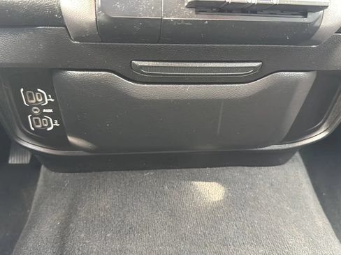 Used 2019 RAM 1500 Big Horn AWD/4WD image 18
