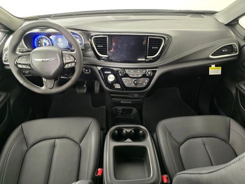 New 2026 Chrysler Pacifica Select w/ S Appearance Package image 18