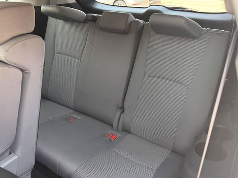 Used 2023 Toyota Highlander L FWD image 13