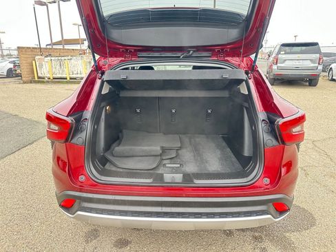 Used 2025 Chevrolet Trax LT image 31