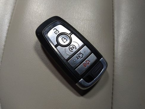 Used 2019 Ford Explorer XLT w/ Equipment Group 202A image 32