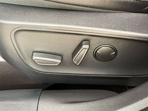 Used 2025 Ford Escape ST-Line Select AWD/4WD image 21