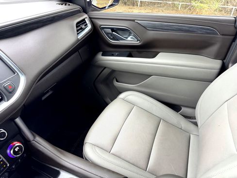 Used 2022 GMC Yukon SLT w/ SLT Premium Package image 33