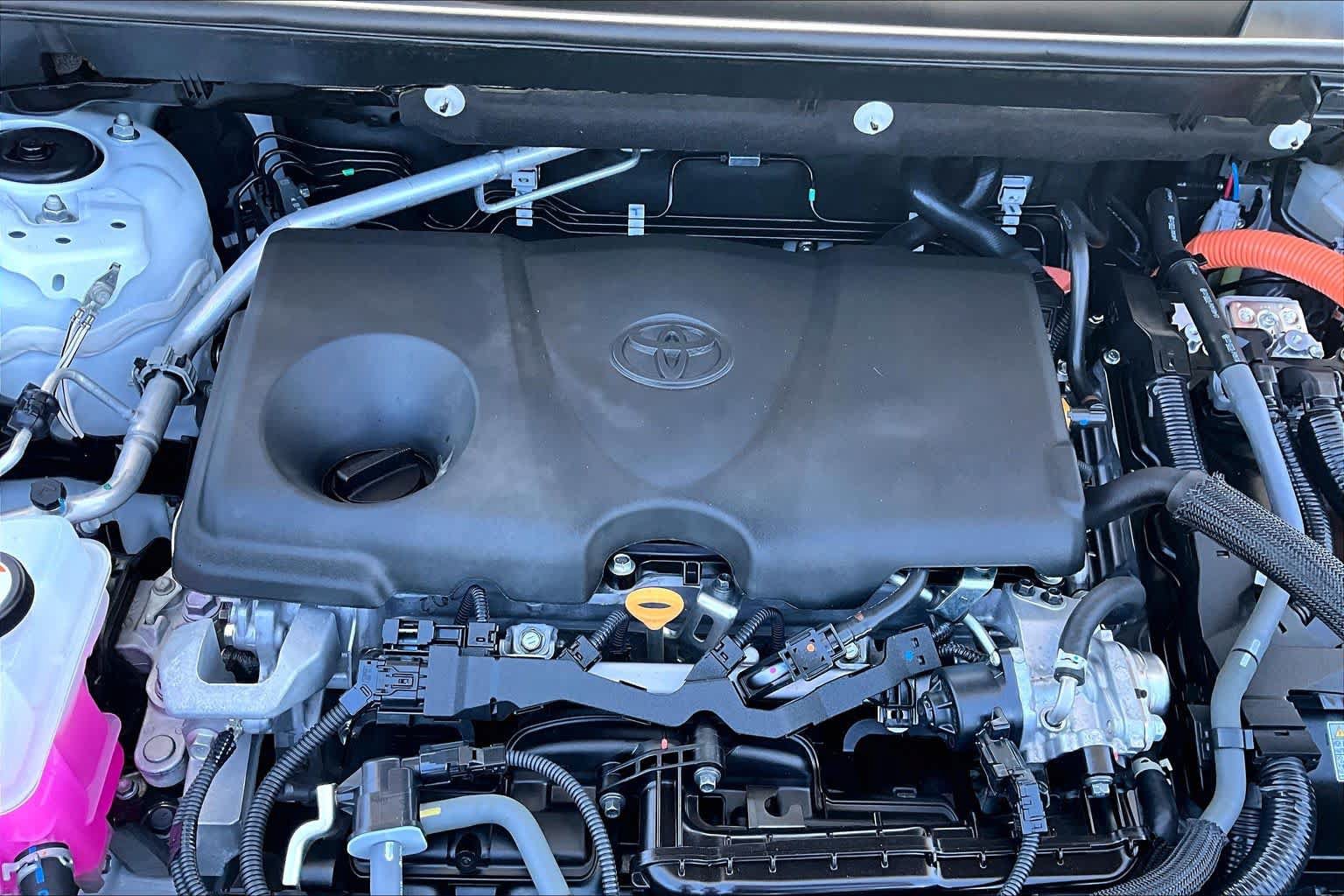 Certified 2024 Toyota RAV4 LE AWD/4WD image 32