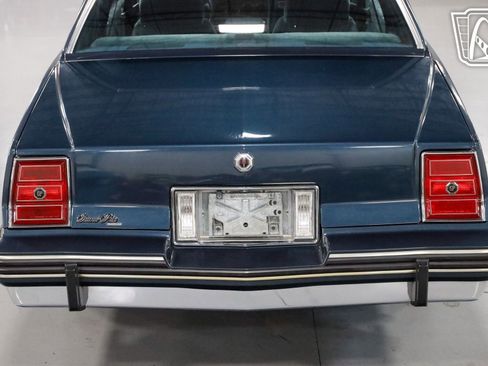 Used 1987 Pontiac Grand Prix LE image 31