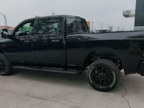 New 2026 RAM 2500 Big Horn AWD/4WD image 6