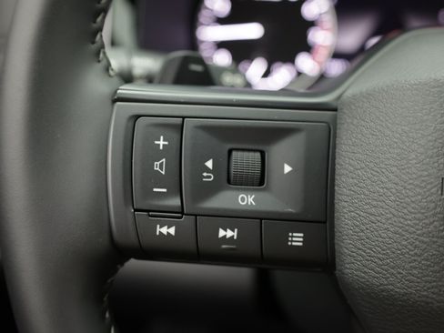 Used 2026 Nissan Pathfinder SV AWD/4WD image 27