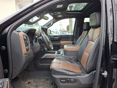 Used 2020 Chevrolet Silverado 1500 High Country w/ Technology Package image 12