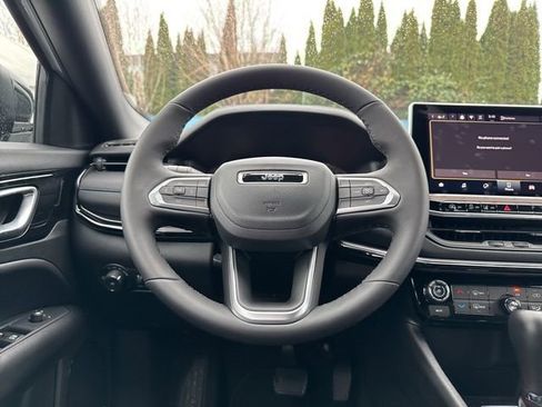New 2026 Jeep Compass Latitude image 12