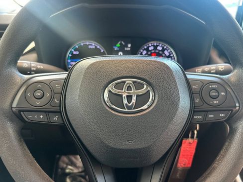 Certified 2021 Toyota RAV4 LE AWD/4WD image 26