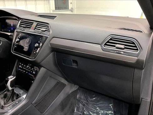 Used 2024 Volkswagen Tiguan SE R-Line image 19