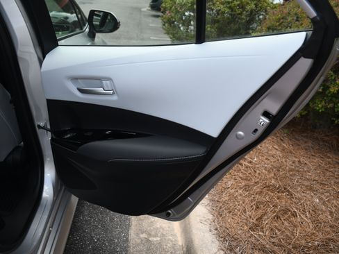 Used 2025 Toyota Corolla SE FWD image 18