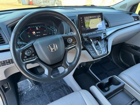 Used 2022 Honda Odyssey Touring image 3