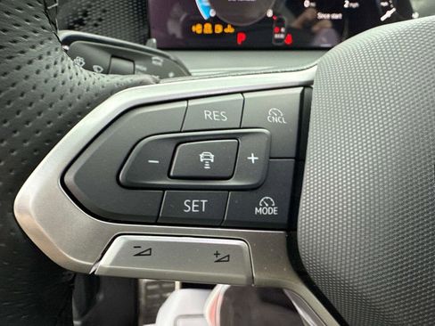 New 2026 Volkswagen Tiguan SE R-Line image 30