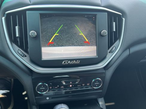 Used 2015 Maserati Ghibli RWD image 21