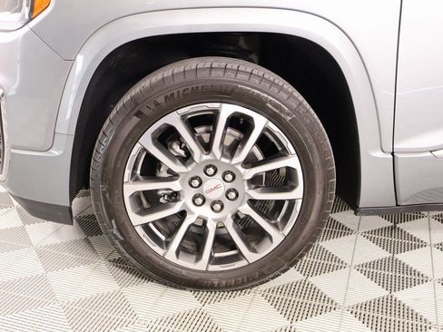 Used 2023 GMC Acadia Denali w/ Denali Technology Package image 19