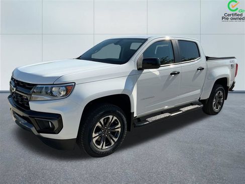 Used 2022 Chevrolet Colorado Z71 AWD/4WD image 2