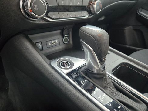 Used 2024 Nissan Sentra SV image 7