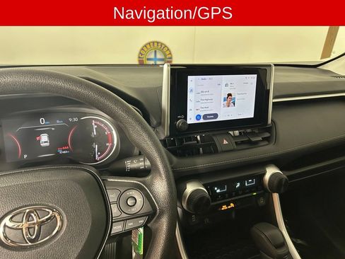Used 2025 Toyota RAV4 LE AWD/4WD image 3