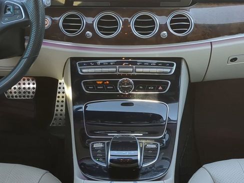 Used 2017 Mercedes-Benz E 300 4MATIC image 18