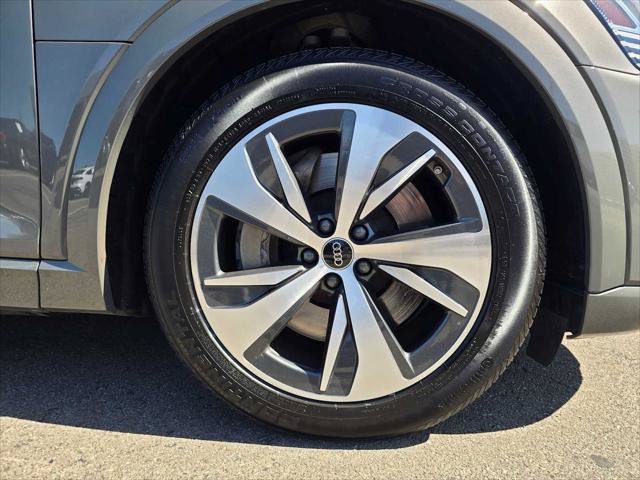 Used 2024 Audi Q8 e-tron Premium AWD/4WD image 9
