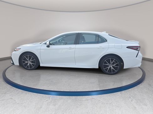 Used 2024 Toyota Camry SE w/ Convenience Package FWD image 8