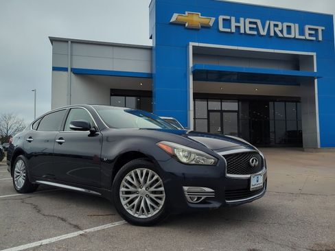 Used 2016 INFINITI Q70 L 3.7 image 1