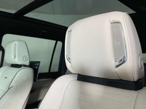 Certified 2025 Cadillac Escalade ESV Sport w/ Touring Package image 9