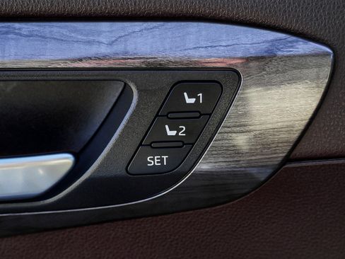Used 2022 Toyota Highlander Platinum AWD/4WD image 19