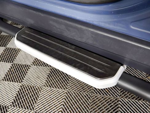 Used 2023 Land Rover Defender 90 S image 38