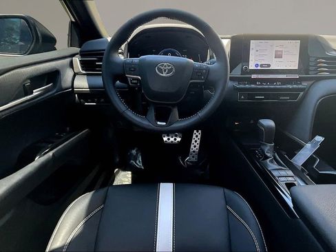 Used 2026 Toyota Camry SE w/ Convenience Package FWD image 8