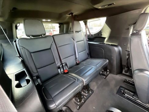 Used 2022 GMC Yukon XL Denali image 35