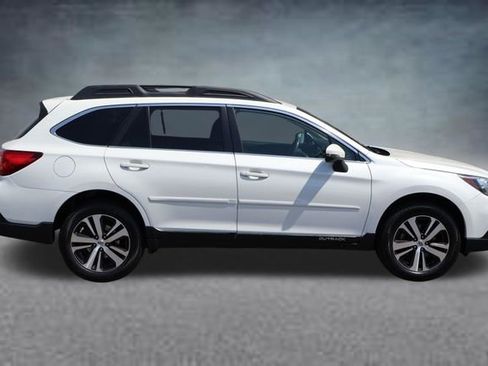 Used 2019 Subaru Outback 2.5i Limited AWD/4WD image 2