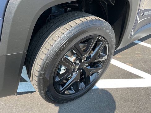 Used 2022 Jeep Renegade Altitude AWD/4WD image 10
