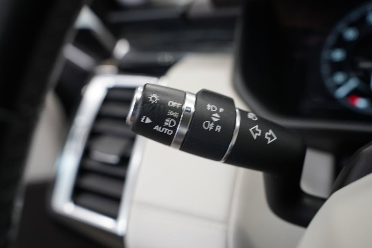 Used 2018 Land Rover Discovery HSE Luxury AWD/4WD image 14