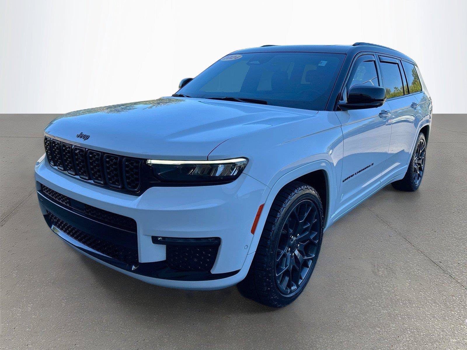 Used 2024 Jeep Grand Cherokee L Summit w/ High Altitude Package AWD/4WD image 8