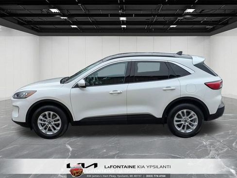 Used 2020 Ford Escape SE image 2