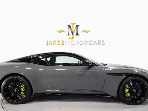 Used 2019 Aston Martin DB11 AMR image 14