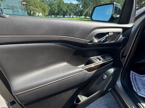 Used 2023 GMC Acadia AT4 image 9