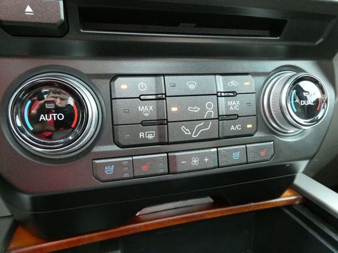 Used 2017 Ford F250 King Ranch w/ King Ranch Ultimate Package AWD/4WD image 36