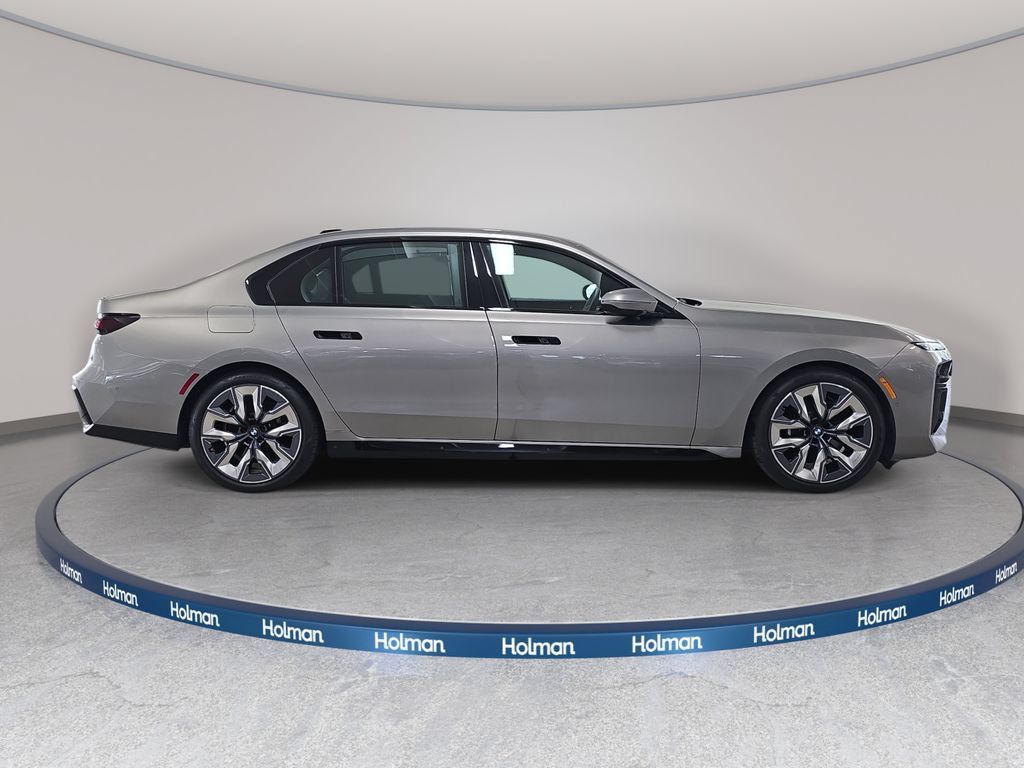 Used 2026 BMW 740i w/ Executive Package RWD image 6