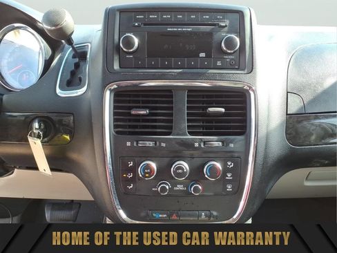 Used 2013 Dodge Grand Caravan SXT FWD image 25