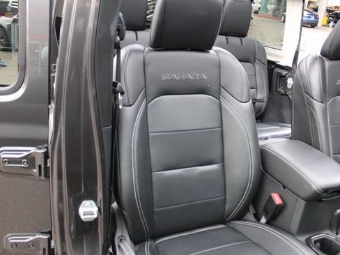 Used 2021 Jeep Wrangler Unlimited Sahara image 25