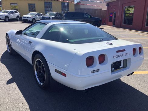 Used 1991 Chevrolet Corvette Coupe RWD image 6